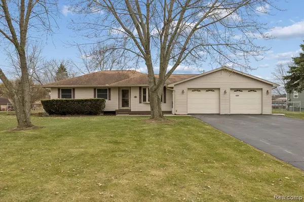 Columbiaville, MI 48421 9389,4225 Lapeer Street