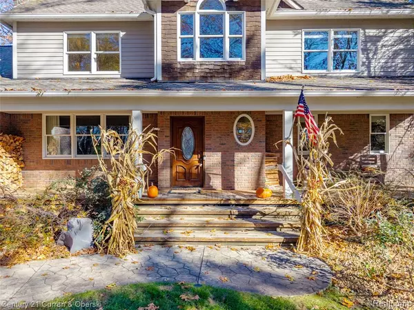 Fenton, MI 48430 9124,8308 Peninsular Drive