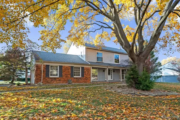 Bloomfield Hills, MI 48301 1142,4603 Hedgewood Drive