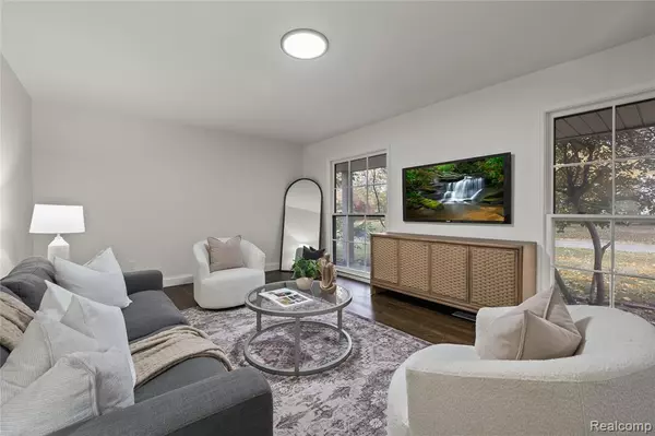 Bloomfield Hills, MI 48301 1142,4603 Hedgewood Drive