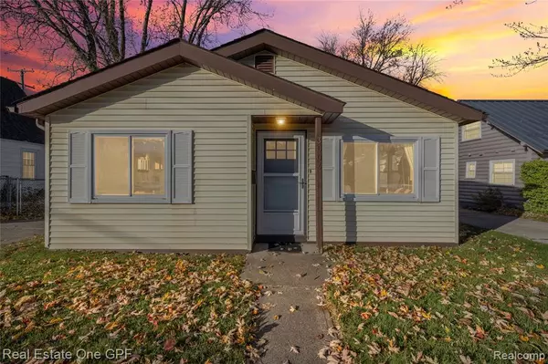 3004 Maplewood Drive, Fort Gratiot, MI 48059 2833