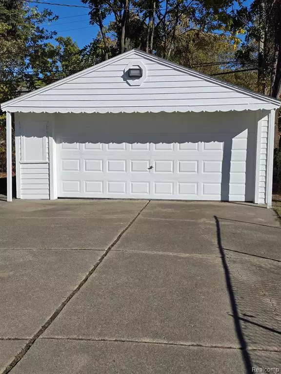 Detroit, MI 48234 2915,20000 Concord Street