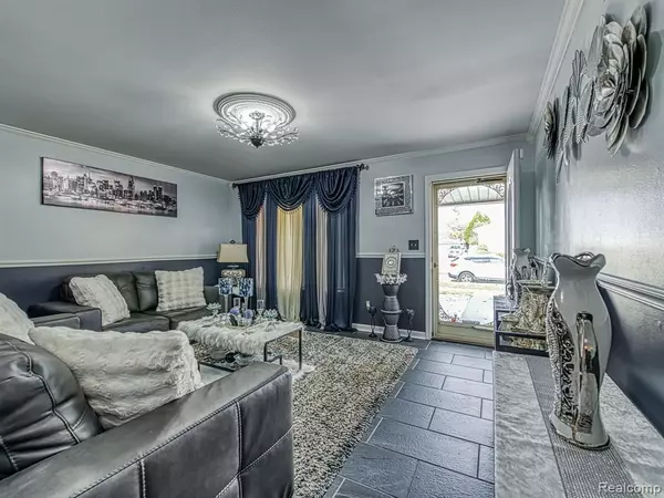 Taylor, MI 48180 3509,9514 Cass Avenue