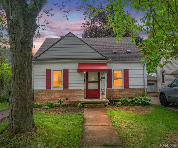 2017 HARDING Avenue, Ypsilanti, MI 48197 4477