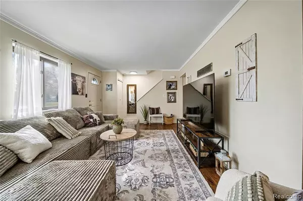 Sterling Heights, MI 48313 1779,43355 Ryer Court