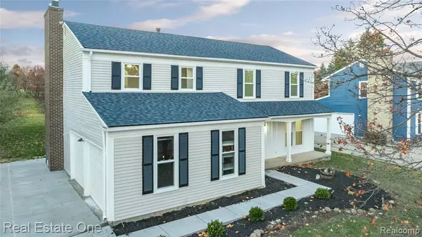 West Bloomfield, MI 48322 1439,5426 N Piccadilly