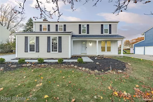 West Bloomfield, MI 48322 1439,5426 N Piccadilly