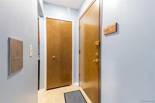 Livonia, MI 48154 3063,15054 Fairfield Street