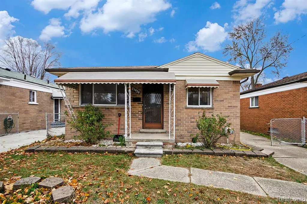 Warren, MI 48091 3296,23920 Winifred Avenue