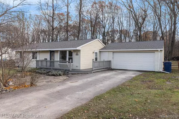 Holly, MI 48442 8930,4653 Webberdale Drive