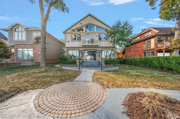 727 McDougal Drive, Waterford, MI 48327 3054