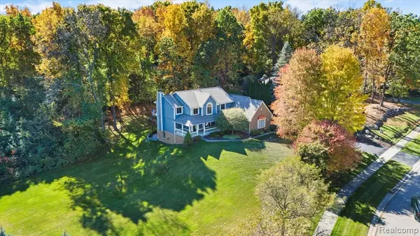 Clarkston, MI 48348 4157,9755 Forest Ridge Drive