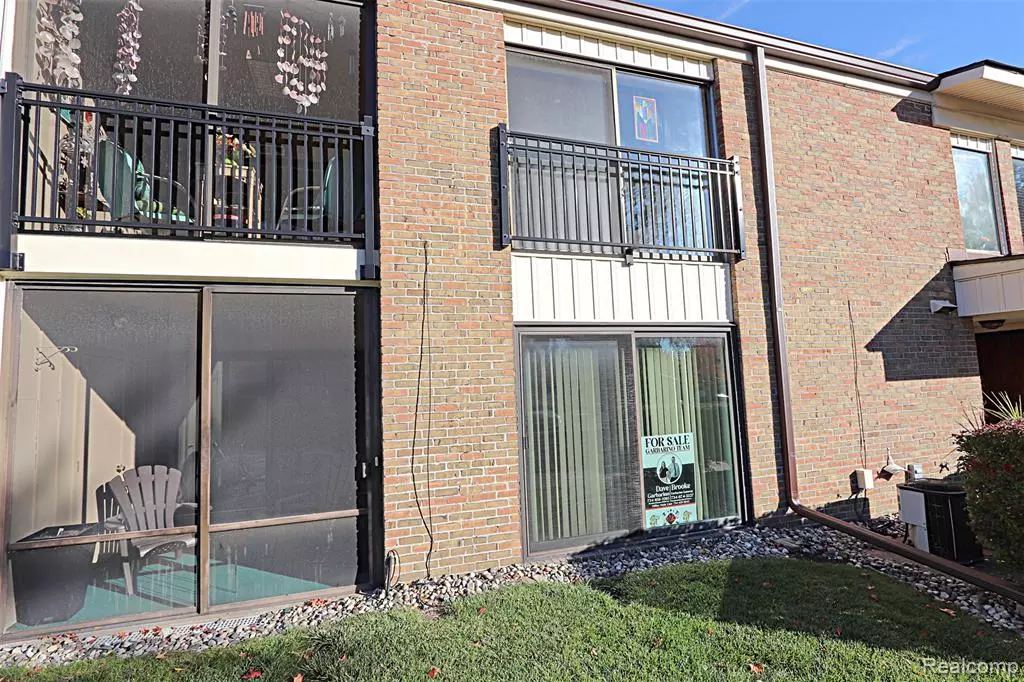 Livonia, MI 48152 2626,18230 University Park Drive