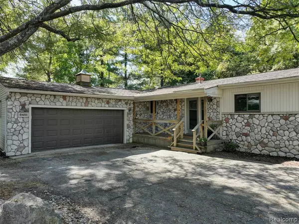 Bloomfield Hills, MI 48302 0460,2451 Sanders Place