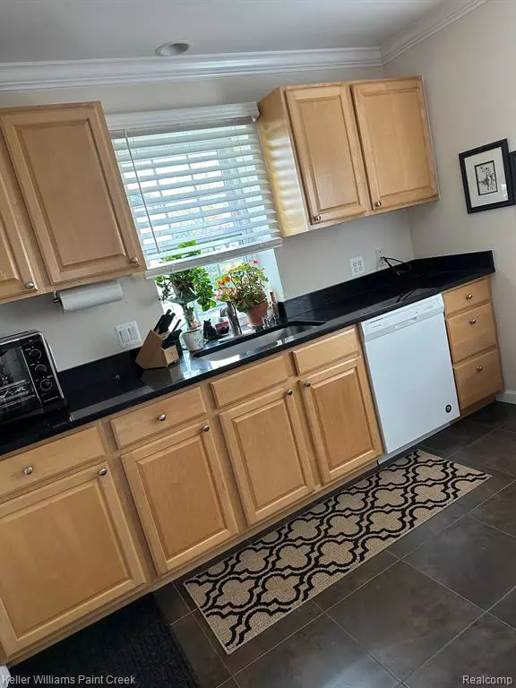 Oak Park, MI 48237 1146,14040 LABELLE Street