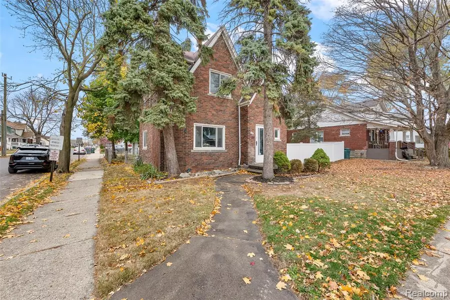 1332 Fort Park Boulevard, Lincoln Park, MI 48146 1607