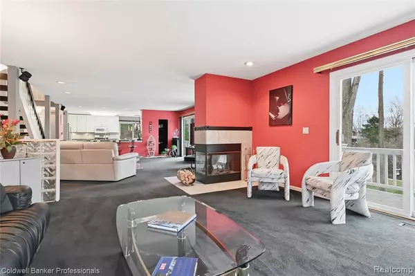 Commerce Twp, MI 48382 1902,3410 Benstein Road