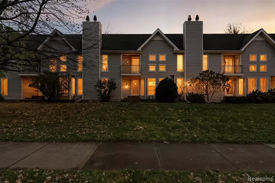 5186 E 14 Mile Road, Warren, MI 48092 3140