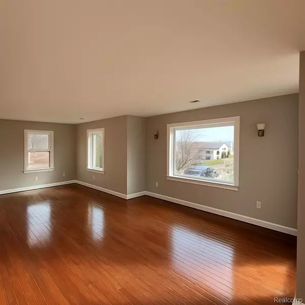 Clarkston, MI 48346 2500,7276 Andersonville Road