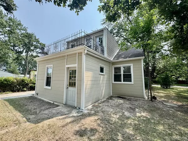 Harper Woods, MI 48225 1122,20535 Ridgemont Road