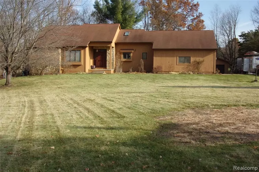2702 Sligo Lane, Brighton, MI 48114 8133
