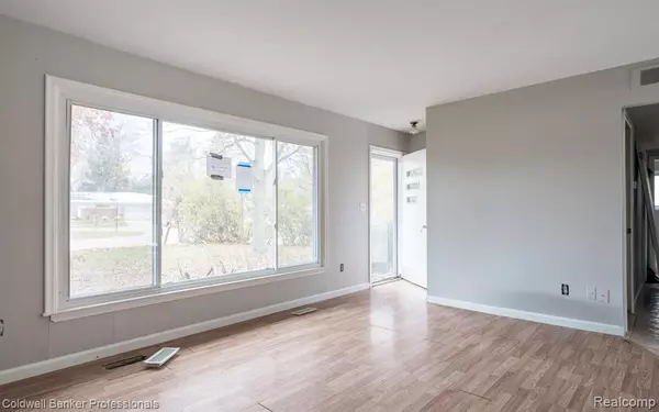 Walled Lake, MI 48390 2667,1401 Shaw Street