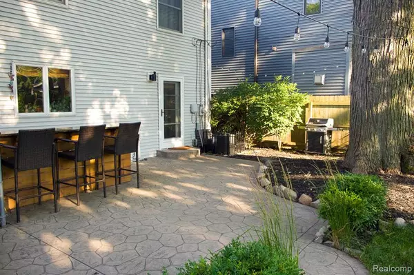 Royal Oak, MI 48067 1988,417 Curry Avenue