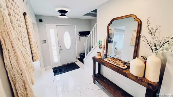 Troy, MI 48083 4492,1459 Leafgreen Drive