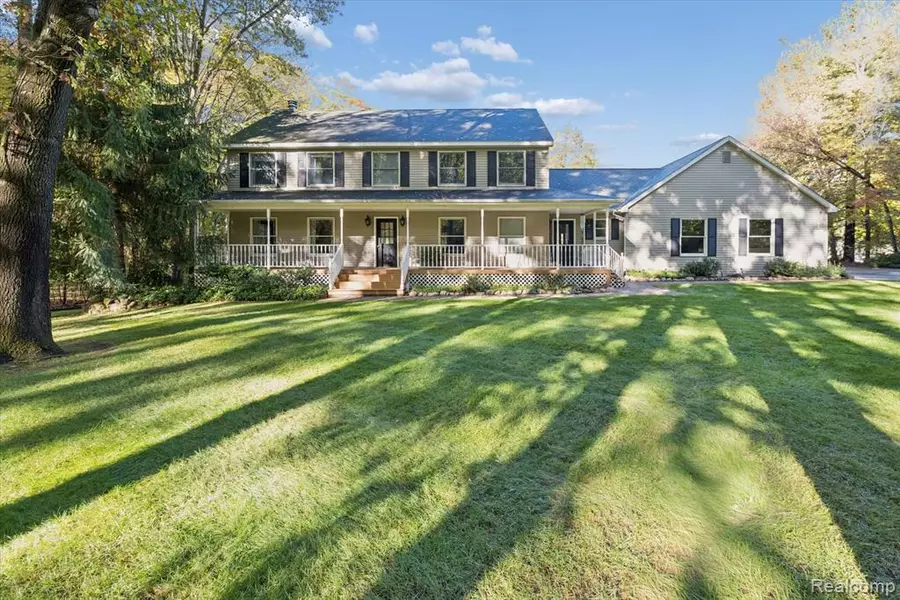 2490 Spring Grove Drive, Brighton, MI 48114 9448