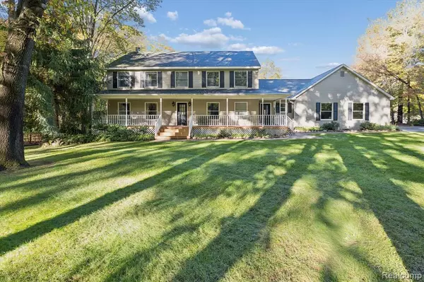 Brighton, MI 48114 9448,2490 Spring Grove Drive