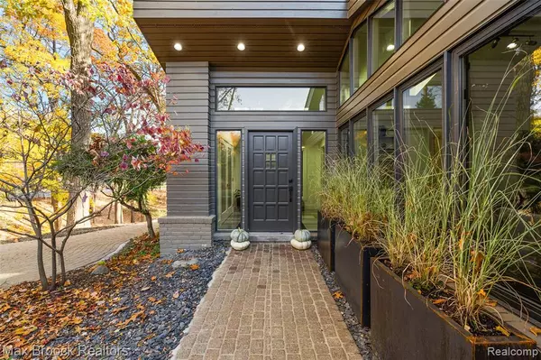 Bloomfield Hills, MI 48302 2353,1462 Sodon Court