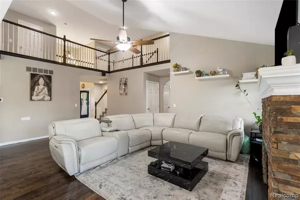 Fraser, MI 48026 5227,33294 Nicola