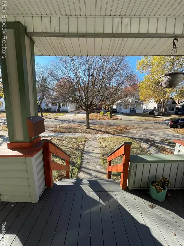 Ferndale, MI 48220 3216,808 Laprairie Street