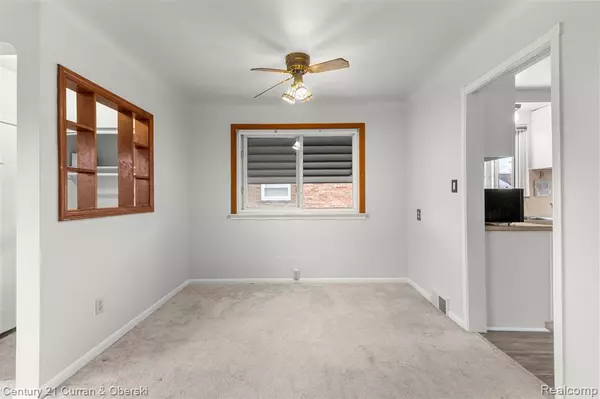 Livonia, MI 48150 2672,35158 Parkdale Street