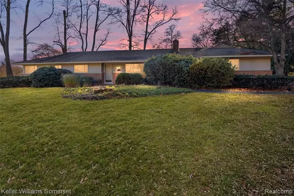 2129 Long Lake Shore Drive, Detroit, MI 48323 1926