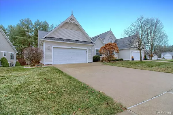 Howell, MI 48843 1262,304 Victoria Park Drive