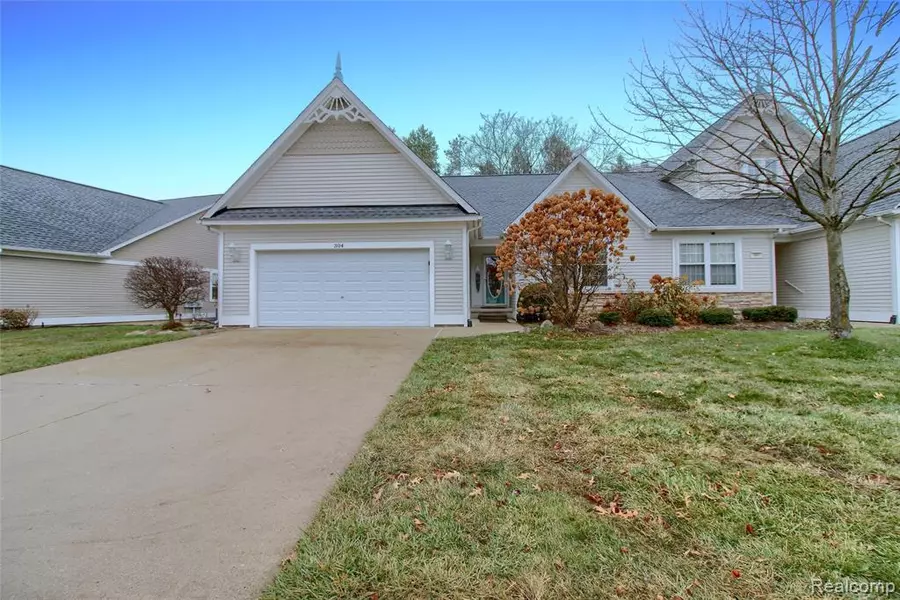 304 Victoria Park Drive, Howell, MI 48843 1262