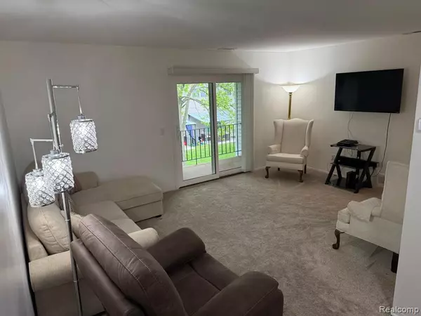 Farmington Hills, MI 48336 2902,23414 Middlebelt Road