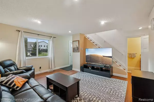 Clarkston, MI 48348 4223,7220 Bluewater Drive