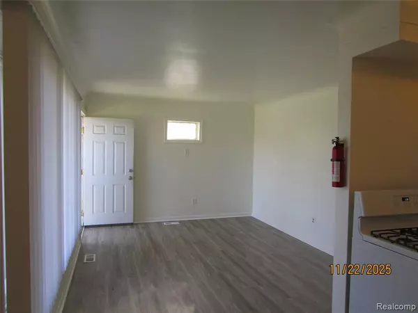 Detroit, MI 48228 2352,14901 W Chicago Street