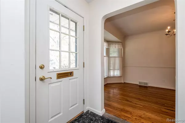 Beverly Hills, MI 48025 4249,32210 Sheridan Drive