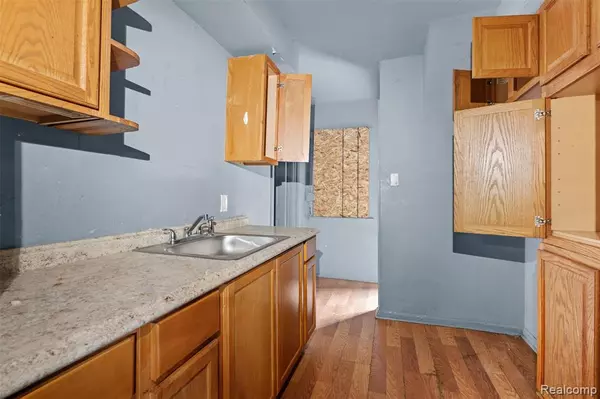 Detroit, MI 48213 2030,13136 Maiden Street