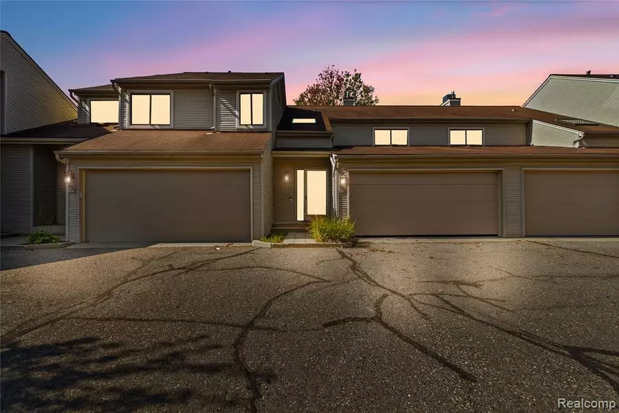 629 Ashley Circle, Rochester Hills, MI 48307 4594