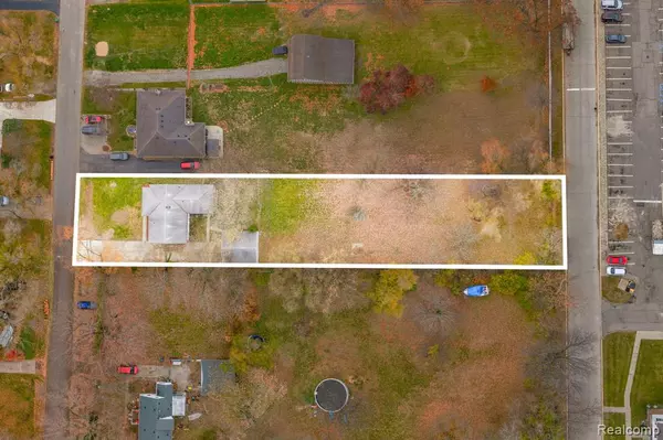 Taylor, MI 48180 7300,10756 Oak Street