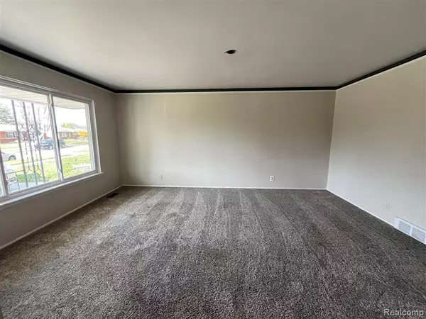 Warren, MI 48093 1707,31374 Pinto Drive