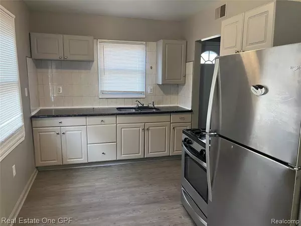 Warren, MI 48089 5128,21431 La Salle Boulevard