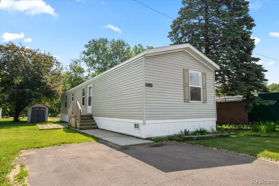 11731 Valerie Lane, Whitmore Lake, MI 48189