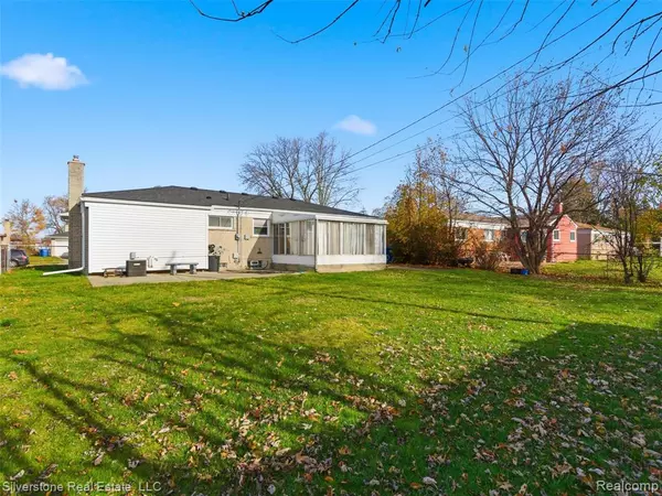 Warren, MI 48092 3273,3526 Hillcrest Drive