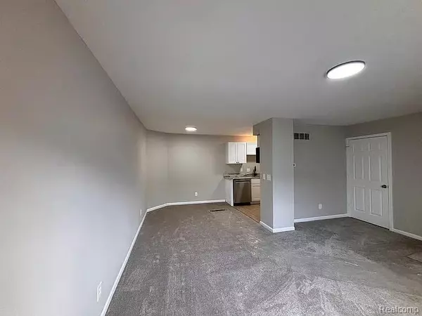 Chesterfield, MI 48051 2301,28177 Raleigh Crescent Drive