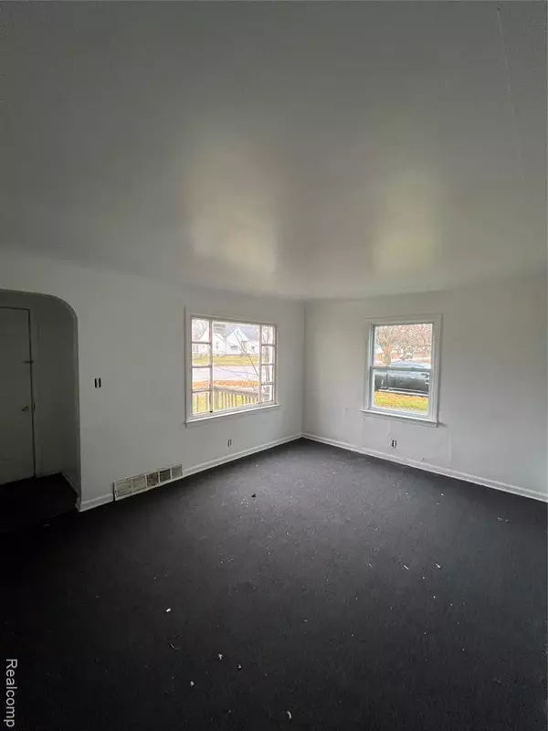 Flint, MI 48504 3319,1220 FOREST HILL Avenue